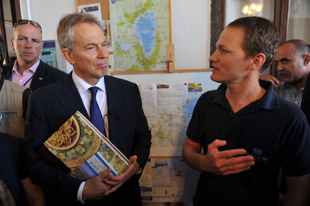 Tony Blair visits the Fauzi Azar Inn